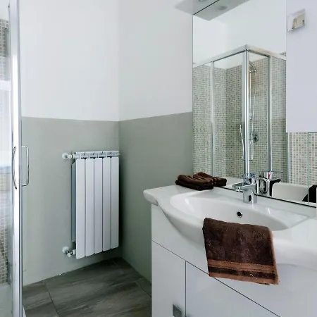 בית נופש Elegant In With Swimming Pool Parzanica